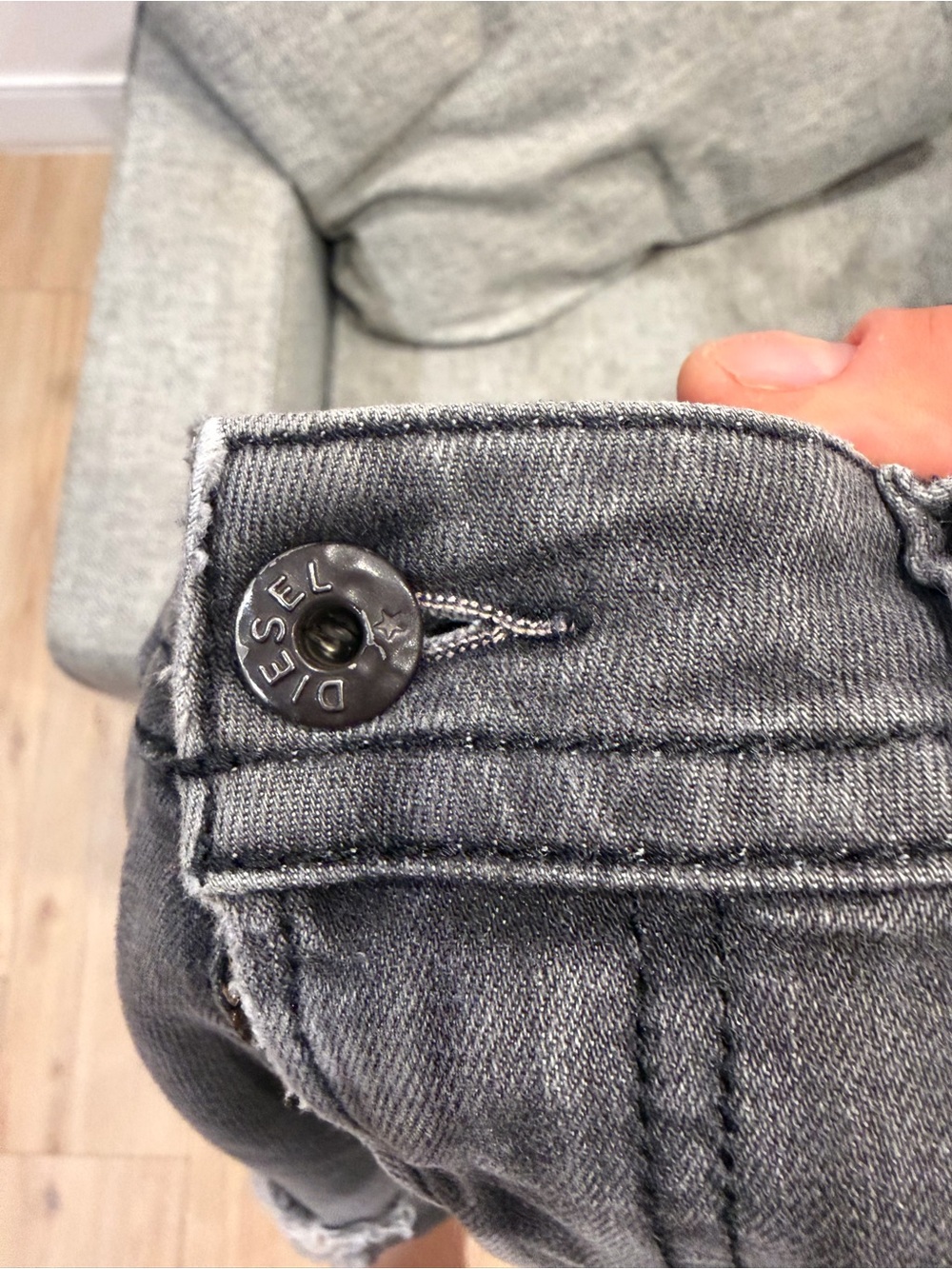 Diesel Men's Black/Grey Skinny Distressed Jeans - Picture 5 of 9
